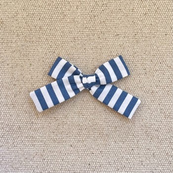 Noeud noué rayé bleu mer .